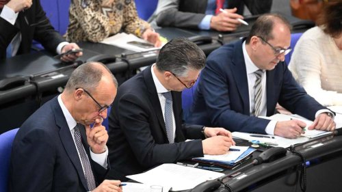 Merz finalisiert seine Minister-Liste: Vertrauter verspricht gleich mehrere Überraschungen