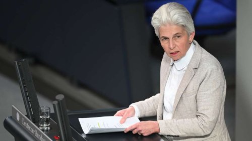 Strack-Zimmermann: Trennung von Verwaltung und Militär