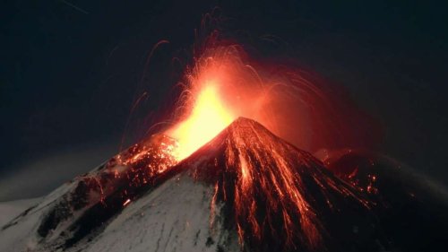 Spektakuläre Bilder: Ätna bricht aus – Vulkan-Fontäne erreicht 6000 Meter Höhe
