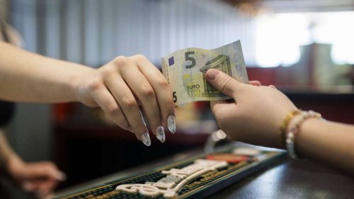 Aktuelle Studie zeigt: Restaurants ohne Karten-Zahlung verlieren viele Gäste – Gen Z überrascht mit Vorliebe