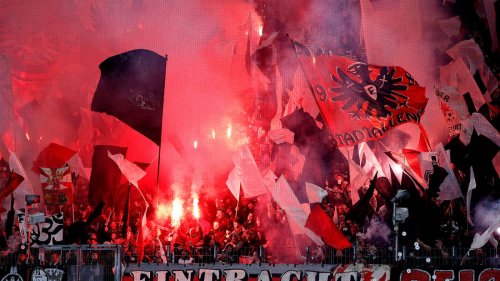Vorfälle gegen Neapel: UEFA bestraft Eintracht-Fans hart – Verein wird zur Kasse gebeten