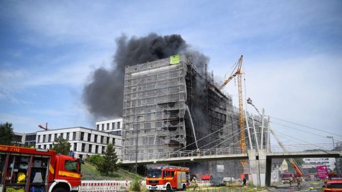 Großbrand in Heidelberg: Explosion in Hochhaus – Schaden in Millionenhöhe