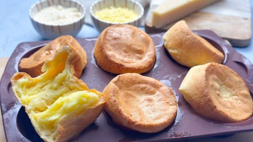 Schnell, fluffig, würzig: Diese Käsebrötchen brauchen kein Mehl, kein Kneten – nur einen Mixer