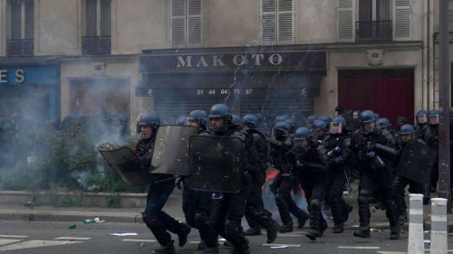 Proteste in Frankreich: Über 1000 Einsatzkräfte verletzt