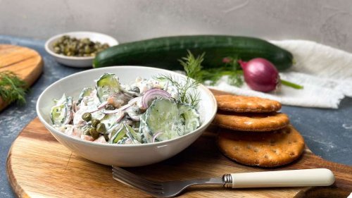 Schmeckt nicht nur im Sushi: So werden Räucherlachs, Gurken Frischkäse zum leckeren Frühlingssalat