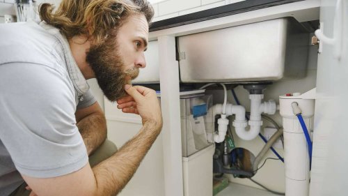 Gluckernder Abfluss: Warum es kein gutes Zeichen ist –welche Hausmittel dagegen helfen