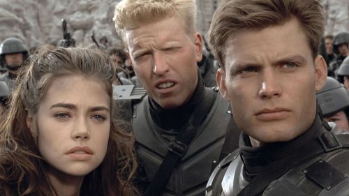 „Starship Troopers“: Neue Filmadaption des Kult-Klassikers von „District 9“-Regisseur in Arbeit