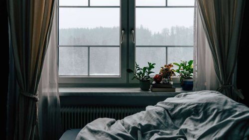 Was tun gegen trockene Luft im Schlafzimmer?
