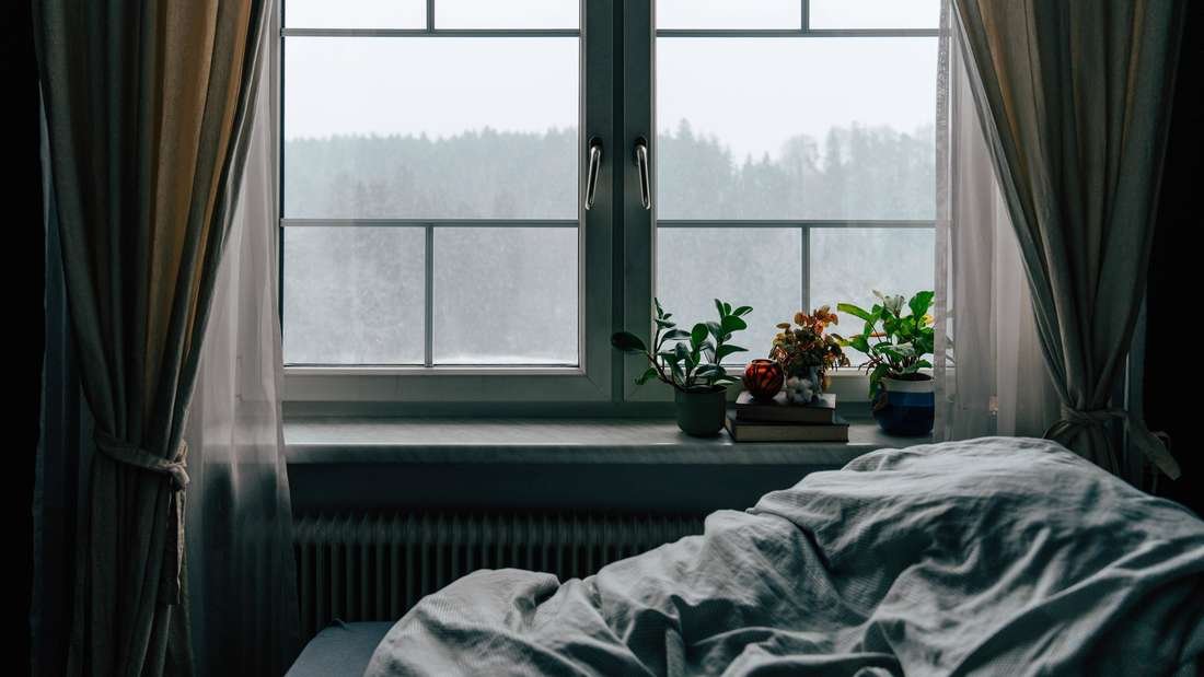 Was tun gegen trockene Luft im Schlafzimmer?