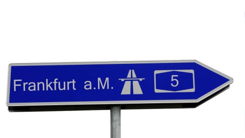 Mega-Stau nach Massenkarambolage auf der A5 – Fahrbahn Richtung Frankfurt voll gesperrt