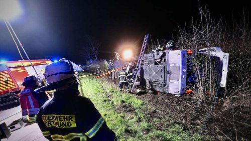 Schwerer Reisebus-Unfall auf der A44 bei Werl