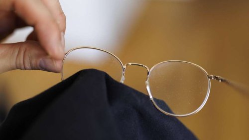 Hausmittel für klare Sicht: Wie Sie Ihre Brillengläser daheim reinigen können