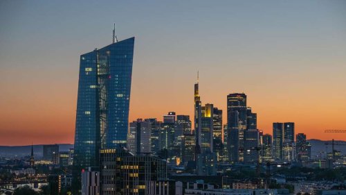 Kämmerer blickt auf Koalitionsvertrag von CDU und SPD im Bund