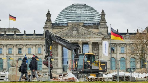 AfD und rechte Medien: Verfolgungsjagd im Bundestag