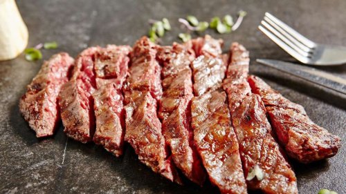 Mit dieser ungewöhnlichen Zutat wird jedes Grillsteak butterzart – jeder hat sie zuhause
