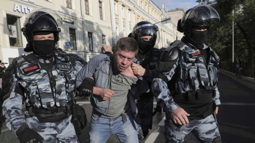 Unterdrückung in Russland: Putin weitet Polizeistaat aus