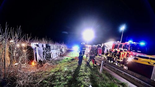 Schwerer Unfall mit Reisebus auf der A44 zwischen Unna und Werl – zahlreiche Verletzte