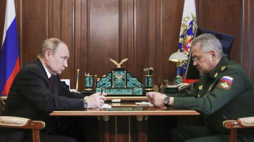 Luhansk jetzt russisch: Putin will Truppen „ausruhen“ lassen – doch Separatistenchef fordert schon mehr