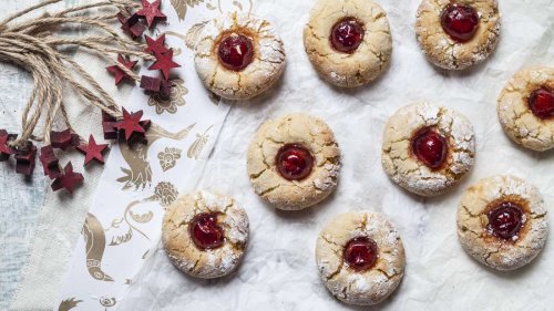 Rezept für leckere Engelsaugen: So backen Sie den Plätzchenklassiker aus der Weihnachtsbäckerei