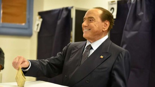Berlusconi schafft Rückkehr ins Parlament