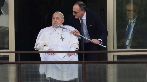 Papst nach fünf Wochen aus Klinik entlassen
