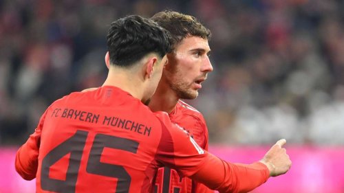 „3 Maschinen auf einem Bild“: Bayern-Stars flexen Muskeln im Ibiza-Urlaub