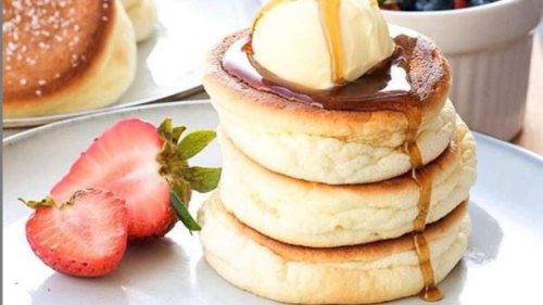 Mit diesen japanischen Soufflé-Pancakes begeistern Sie alle am Frühstückstisch