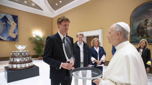 „Bringt mir nicht den Sinner“: Tennis-Star schlägt dennoch beim Papst auf