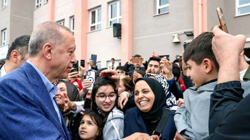 Türkei-Stichwahl: Erste Ergebnisse sind da - knappes Rennen zeichnet sich ab