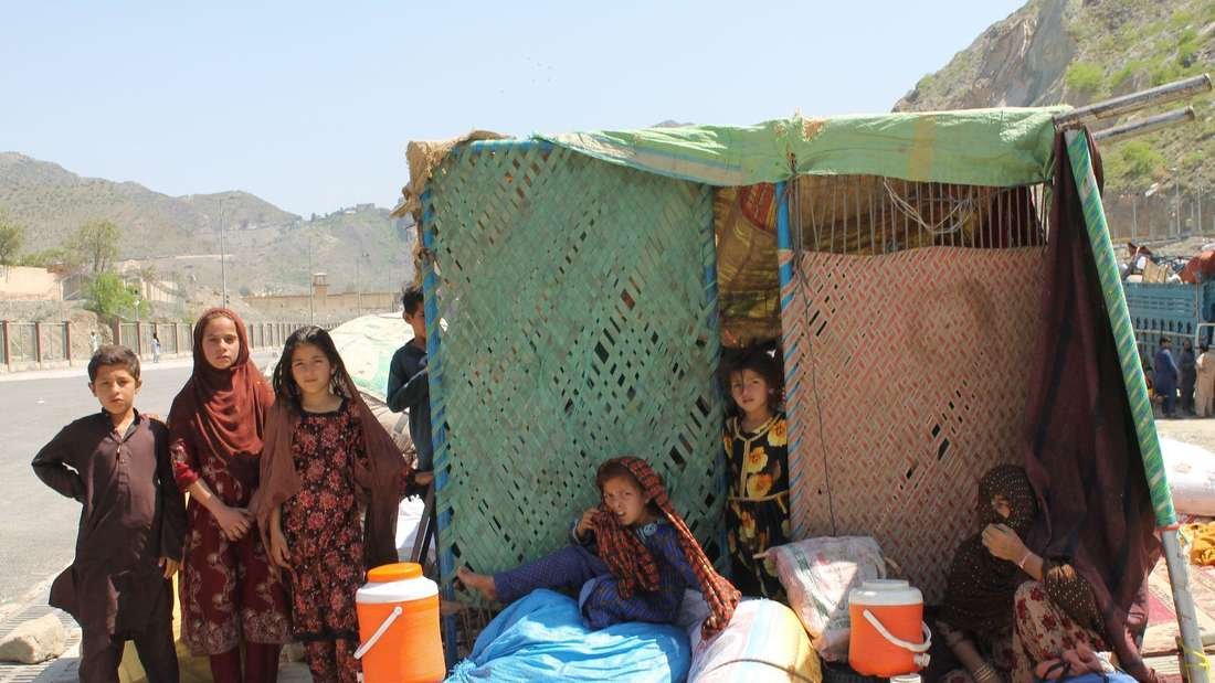 Ausweisungen: Eine Million Afghanen verlassen Pakistan