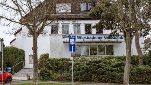 Maskierter Bankräuber flieht auf Klappfahrrad in Wiesbaden