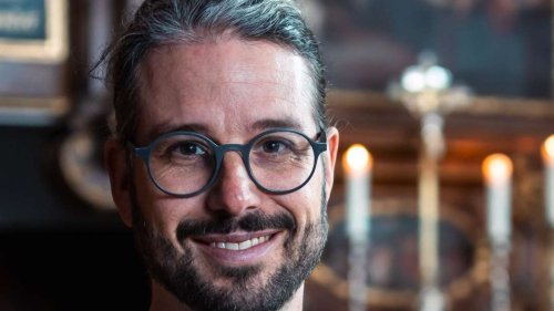 „Er ist mein Ehemann“: Wenn der Pfarrer mit seinem Partner im Pfarrhaus lebt