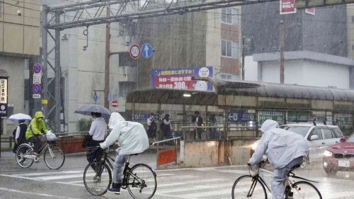Taifun überzieht Japan mit starkem Regen