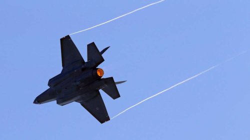 Deutscher Nachbar rüstet massiv auf – mit Leopard-2-Panzern, Kampfjets und Marschflugkörpern