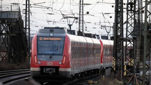 Azubi kommt zu spät, weil ÖPNV in Rhein-Main ausfällt – Firma droht mit Kündigung
