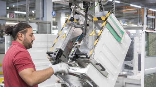 Miele, Porsche Co: Unternehmen verlassen Deutschland – „Nicht mal die Finanzkrise war so gravierend“