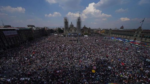 Mexikos Präsident mobilisiert Tausende Anhänger