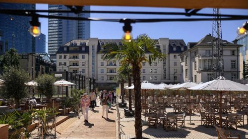Frankfurter Gibson Beach Club geöffnet: Beachfeeling im Bankenviertel