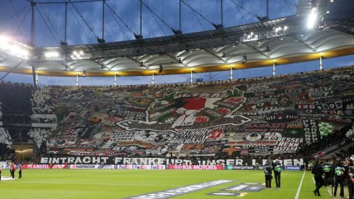 XXL-Blockfahne, Heimatverbundenheit und „ewiger Oka“: Diese Eintracht-Choreos gehen unter die Haut
