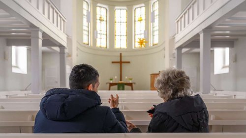 Kirchen und Religionspolitik: Mal auf eine absolute Mehrheit hören