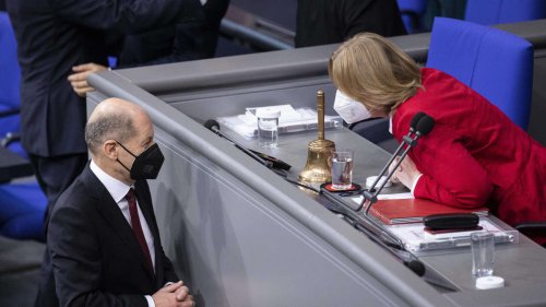 Impfpflicht: Auch Bundestagspräsidentin macht mit Zeitpunkt Druck auf Scholz‘ Ampel