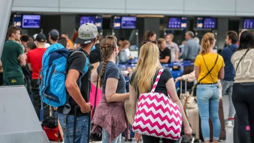 Experten verraten, was am Flughafen wirklich Zeit spart