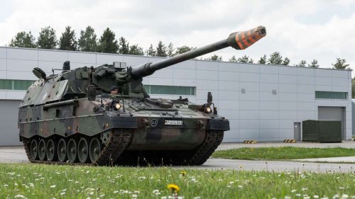 Deutschland liefert Ukraine weitere Panzerhaubitzen - Raketenangriff Beweis für Putins „brutale Aggression“