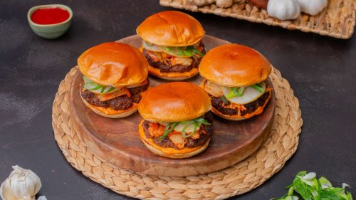 Im asiatischen Bulgogi-Kimchi-Burger zeigt sich Fusionsküche von ihrer besten Seite