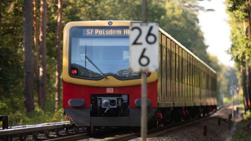 Tödlicher Trend: Zwei Jugendliche sterben bei gefährlicher S-Bahn-Aktion in Berlin