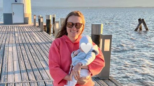 Deutscher Biathlon-Star macht Urlaub mit Baby in traumhafter Umgebung