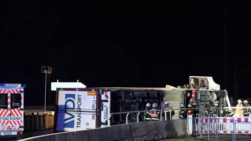 Lkw kippt um: Vollsperrung nach Unfall auf Schiersteiner Brücke