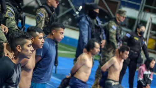 Amnesty-Regionalchefin über El Salvadors Dauer-Ausnahmezustand: „Es ist ein perverses Spiel“