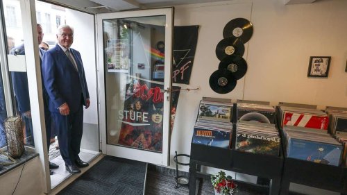 „Sowas erlebst du nicht alle Tage“: Berühmtestmöglicher Besuch in kleinem deutschem Plattenladen