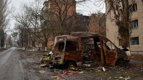 NGO wirft Ukraine Einsatz verbotener Waffen vor - Putins Truppen verwandeln Bachmut in „totale Ruine“